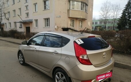 Hyundai Solaris II рестайлинг, 2011 год, 620 000 рублей, 14 фотография