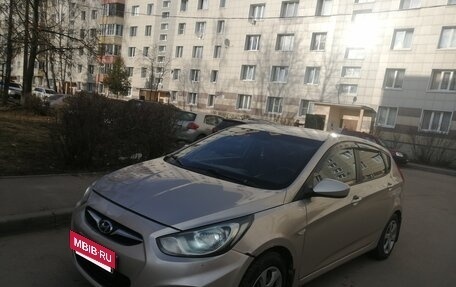 Hyundai Solaris II рестайлинг, 2011 год, 620 000 рублей, 13 фотография