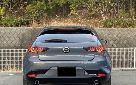 Mazda 3, 2022 год, 1 100 000 рублей, 4 фотография