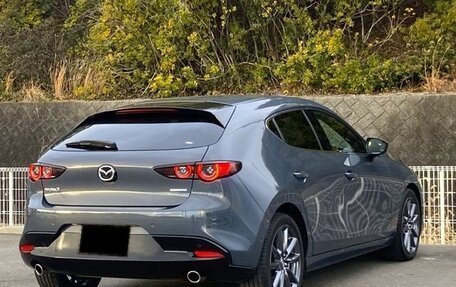 Mazda 3, 2022 год, 1 100 000 рублей, 3 фотография