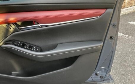 Mazda 3, 2022 год, 1 100 000 рублей, 19 фотография