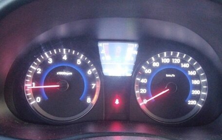 Hyundai Solaris II рестайлинг, 2012 год, 605 000 рублей, 11 фотография