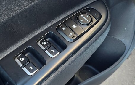 KIA Rio IV, 2020 год, 1 684 000 рублей, 8 фотография