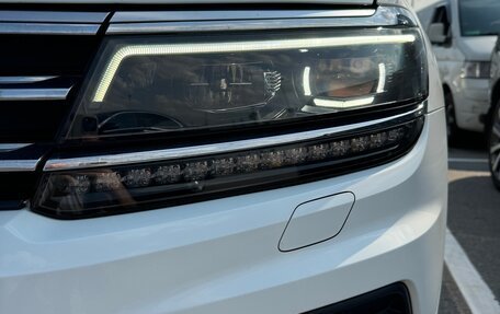 Volkswagen Tiguan II, 2018 год, 2 350 000 рублей, 2 фотография