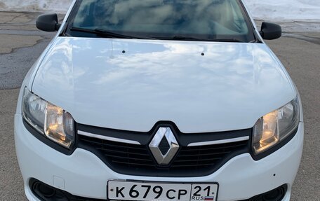 Renault Logan II, 2017 год, 650 000 рублей, 2 фотография
