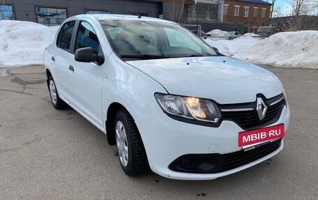 Renault Logan II, 2017 год, 650 000 рублей, 3 фотография
