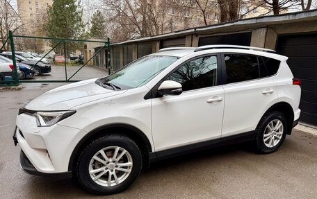 Toyota RAV4, 2018 год, 2 600 000 рублей, 3 фотография