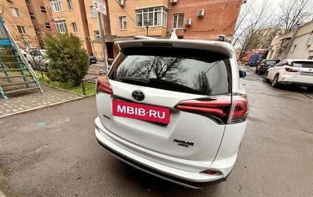 Toyota RAV4, 2018 год, 2 600 000 рублей, 5 фотография