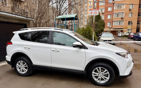Toyota RAV4, 2018 год, 2 600 000 рублей, 11 фотография