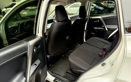 Toyota RAV4, 2018 год, 2 600 000 рублей, 17 фотография