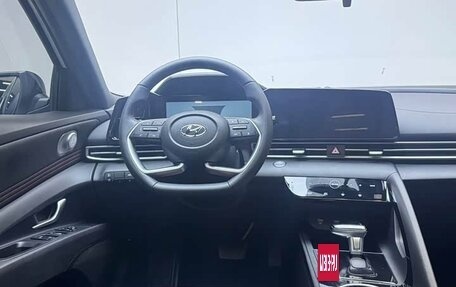 Hyundai Elantra, 2022 год, 1 530 000 рублей, 10 фотография