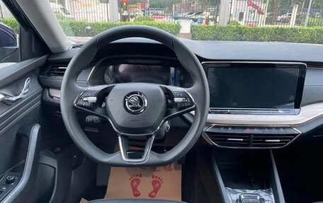 Skoda Octavia IV, 2025 год, 2 250 000 рублей, 8 фотография