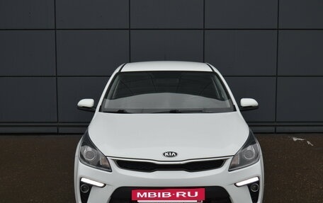 KIA Rio IV, 2018 год, 1 300 000 рублей, 2 фотография
