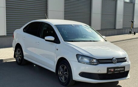 Volkswagen Polo VI (EU Market), 2013 год, 595 000 рублей, 2 фотография