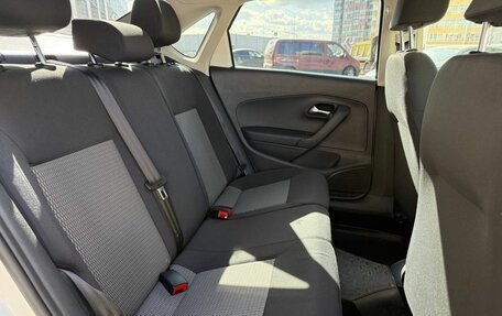 Volkswagen Polo VI (EU Market), 2013 год, 595 000 рублей, 18 фотография