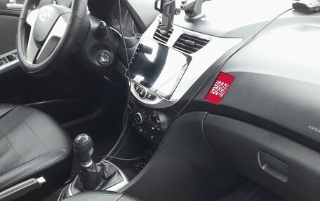 Hyundai Solaris II рестайлинг, 2012 год, 585 000 рублей, 12 фотография