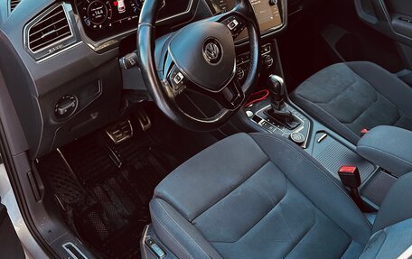 Volkswagen Tiguan II, 2020 год, 2 950 000 рублей, 2 фотография