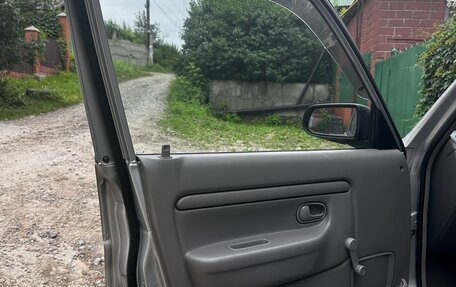 Mazda Demio III (DE), 2001 год, 250 000 рублей, 9 фотография