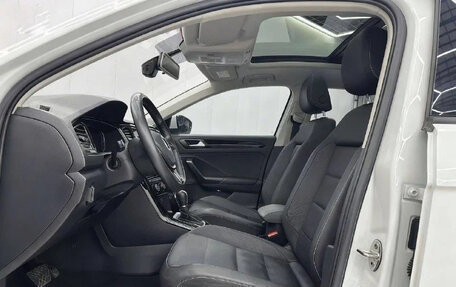 Volkswagen T-Roc I, 2023 год, 1 660 000 рублей, 5 фотография