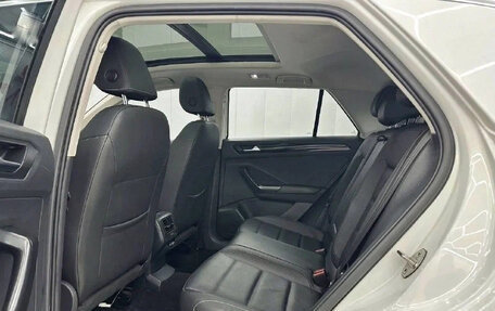 Volkswagen T-Roc I, 2023 год, 1 660 000 рублей, 6 фотография