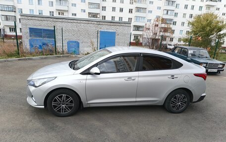 Hyundai Solaris II рестайлинг, 2021 год, 1 450 000 рублей, 4 фотография