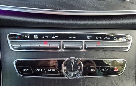 Mercedes-Benz E-Класс, 2017 год, 3 150 000 рублей, 24 фотография
