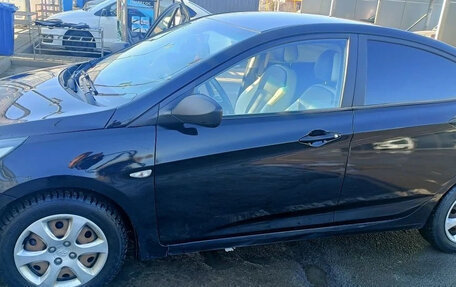 Hyundai Solaris II рестайлинг, 2013 год, 630 000 рублей, 4 фотография