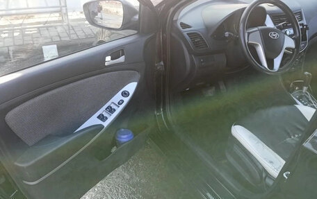 Hyundai Solaris II рестайлинг, 2013 год, 630 000 рублей, 9 фотография