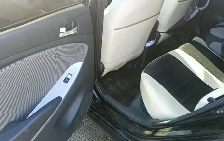 Hyundai Solaris II рестайлинг, 2013 год, 630 000 рублей, 10 фотография