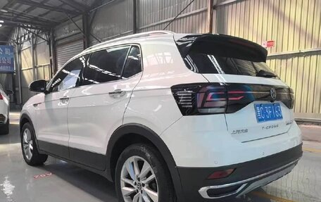 Volkswagen T-Cross I, 2022 год, 1 700 000 рублей, 10 фотография