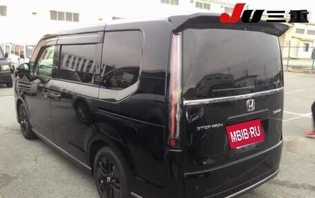 Honda Stepwgn, 2023 год, 2 230 000 рублей, 4 фотография