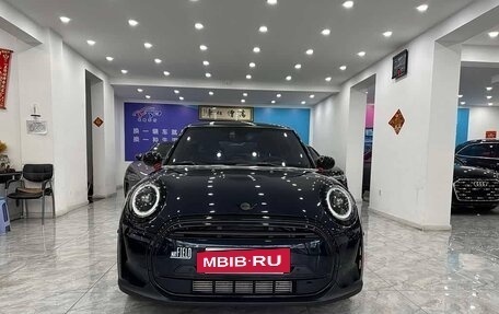 MINI Hatch, 2023 год, 3 500 000 рублей, 4 фотография