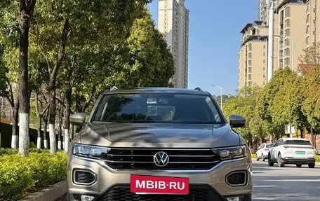 Volkswagen T-Roc I, 2022 год, 1 265 000 рублей, 2 фотография
