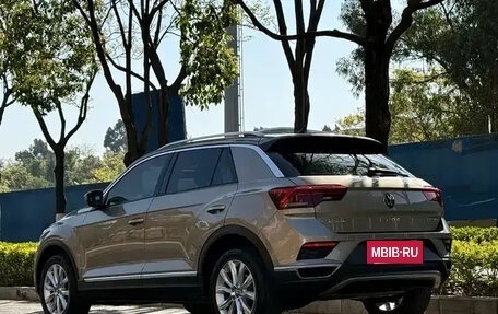 Volkswagen T-Roc I, 2022 год, 1 265 000 рублей, 7 фотография