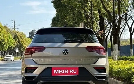 Volkswagen T-Roc I, 2022 год, 1 265 000 рублей, 6 фотография