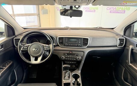 KIA Sportage IV рестайлинг, 2021 год, 1 699 000 рублей, 10 фотография