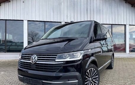 Volkswagen Multivan T6 рестайлинг, 2024 год, 5 870 000 рублей, 1 фотография