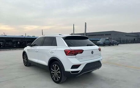 Volkswagen T-Roc I, 2022 год, 1 986 000 рублей, 6 фотография