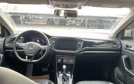 Volkswagen T-Roc I, 2022 год, 1 986 000 рублей, 10 фотография