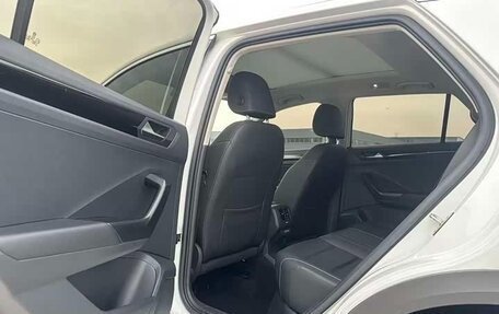 Volkswagen T-Roc I, 2022 год, 1 986 000 рублей, 13 фотография