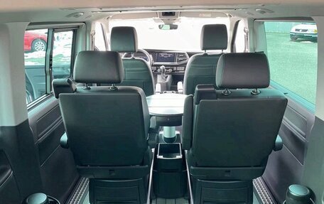 Volkswagen Multivan T6 рестайлинг, 2024 год, 5 870 000 рублей, 14 фотография