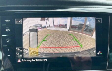 Volkswagen Multivan T6 рестайлинг, 2024 год, 5 870 000 рублей, 19 фотография