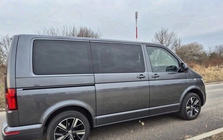 Volkswagen Multivan T6 рестайлинг, 2024 год, 5 440 000 рублей, 7 фотография