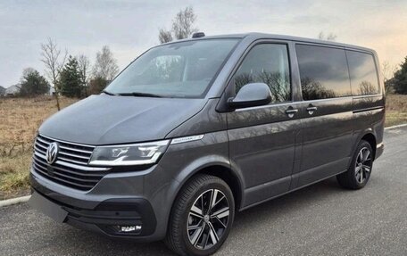 Volkswagen Multivan T6 рестайлинг, 2024 год, 5 440 000 рублей, 2 фотография