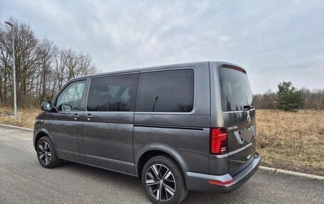Volkswagen Multivan T6 рестайлинг, 2024 год, 5 440 000 рублей, 4 фотография