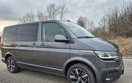 Volkswagen Multivan T6 рестайлинг, 2024 год, 5 440 000 рублей, 8 фотография