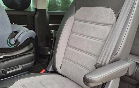 Volkswagen Multivan T6 рестайлинг, 2024 год, 5 440 000 рублей, 12 фотография