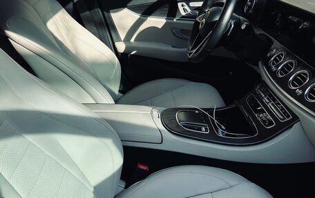 Mercedes-Benz E-Класс, 2020 год, 5 300 000 рублей, 6 фотография