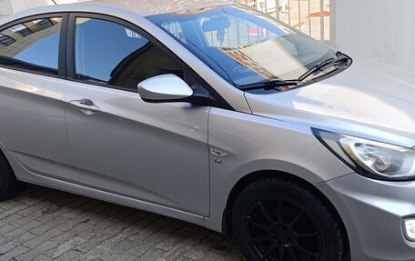 Hyundai Solaris II рестайлинг, 2011 год, 650 000 рублей, 7 фотография