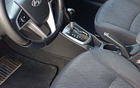 Hyundai Solaris II рестайлинг, 2011 год, 650 000 рублей, 13 фотография